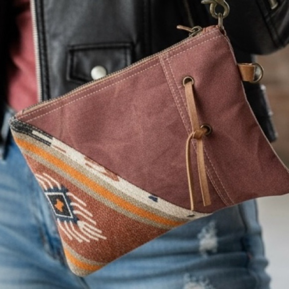 NWT Genuine Leather, Canvas and Rug Wristlet Boho Aztec Tribal Bag Clutch - Picture 5 of 9